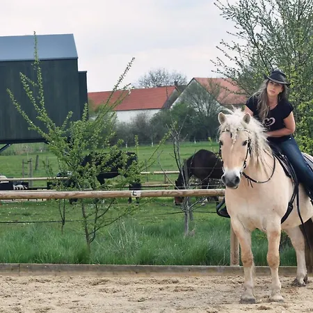 Ranc Jezinka, Na Posedu *